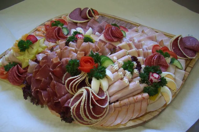 Buffets & Platten · 09